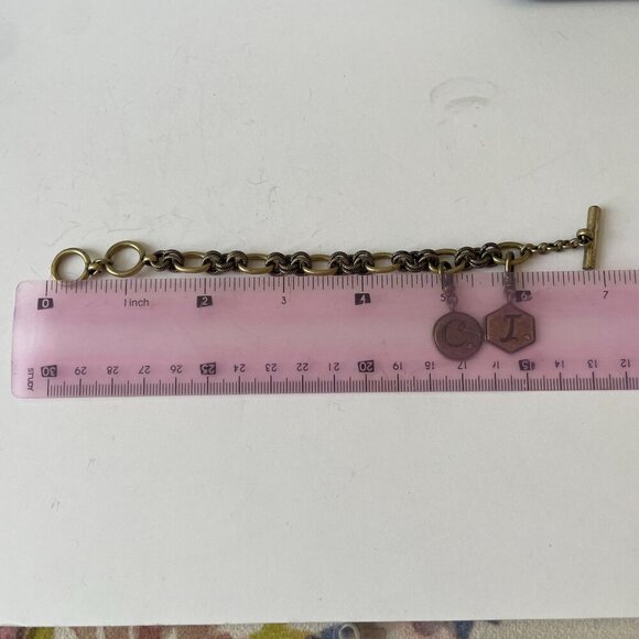 Chloe + Isabel Tresors Heirloom C & I Charm Bracelet Toggle Closure Western Sout - Picture 3 of 3